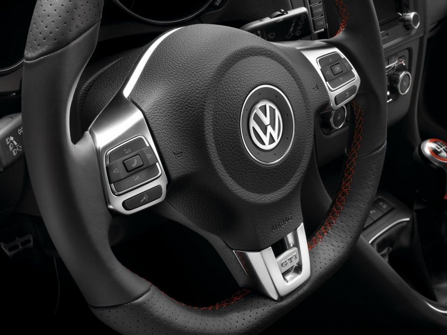  Volkswagen Golf GTi 2008 года  (фото 19 из 83)